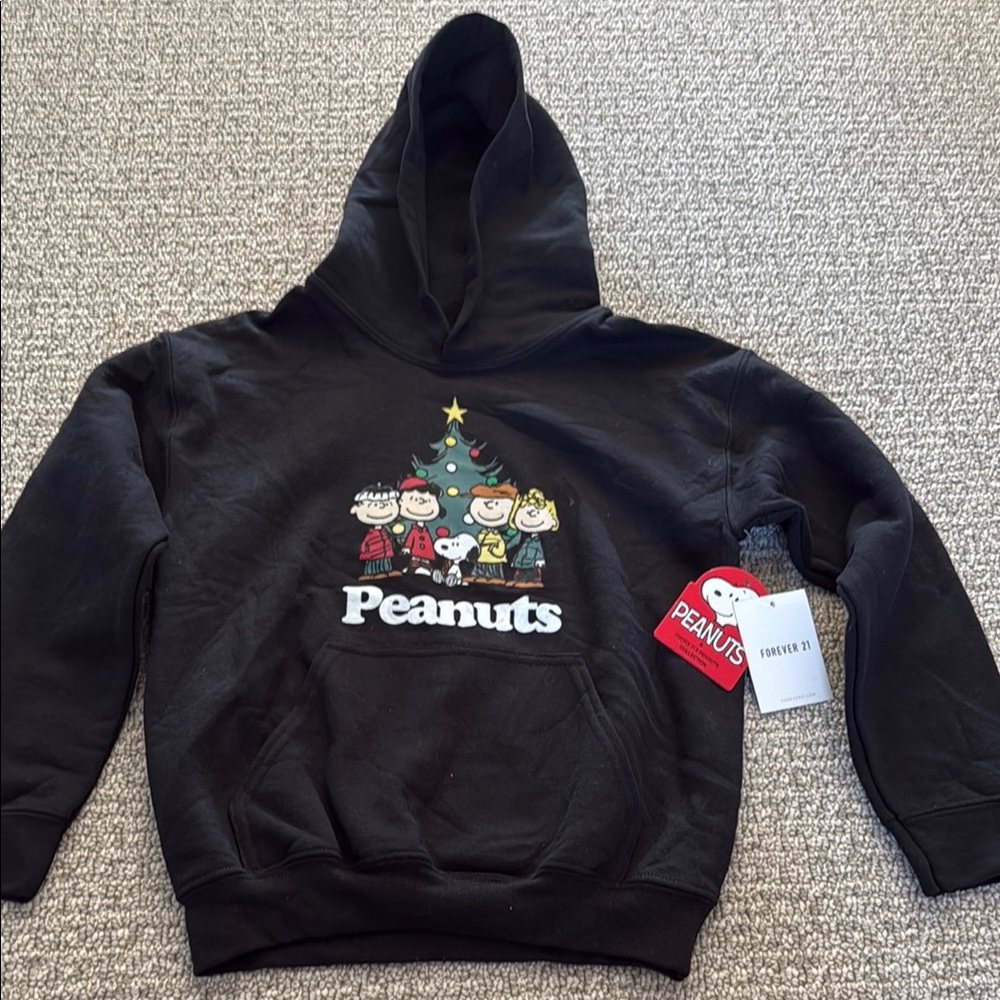 New Forever 21 Peanut Snoopy Black Hoodie Christmas Tree Charlie Brown 7-8 kids